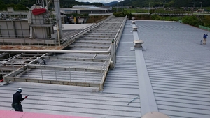 「岡山県ビール工場　屋根塗替え工事」の画像