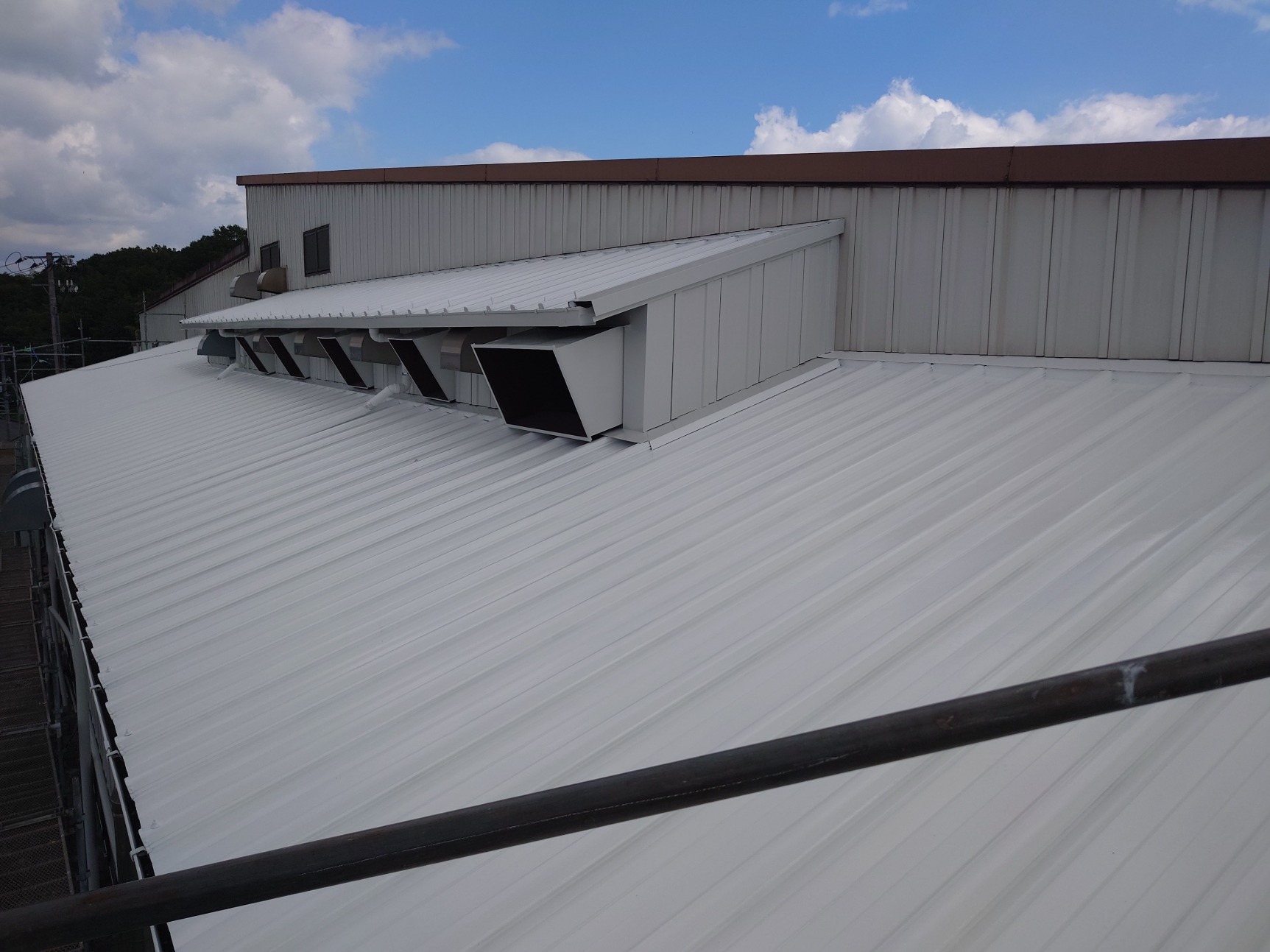 「2025/9月施工の現場　井原市屋根遮熱塗装」の画像